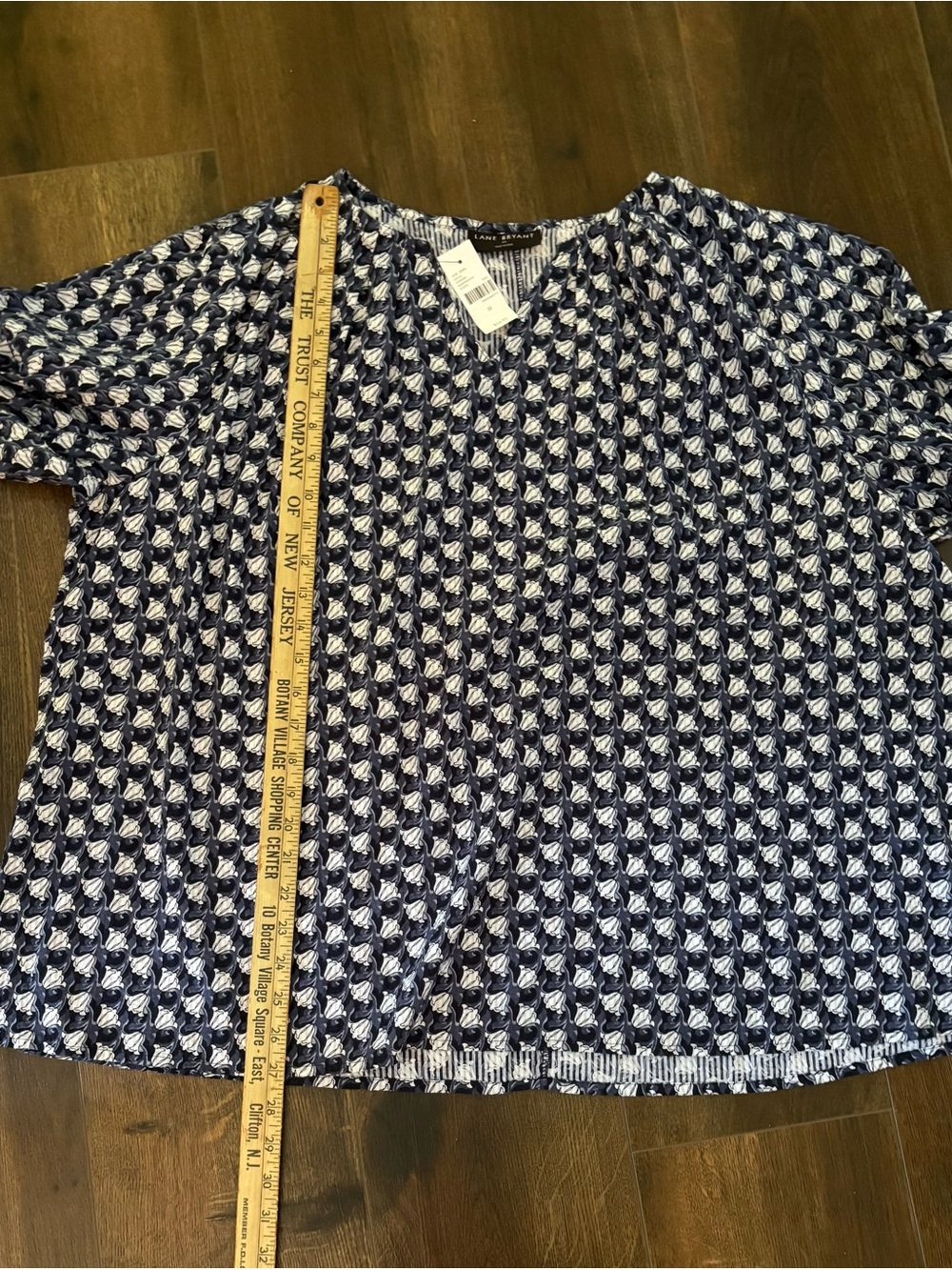 NWT 100%Lane Bryant LOT of 3 Pink, Green, Navy/White V-Neck Tunics Size 22 - Picture 3 of 8